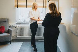 Återhämtning på jobbet med en kollega